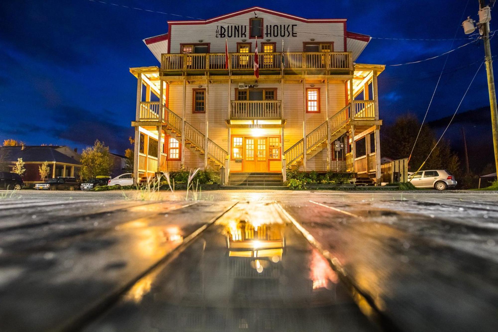 The Bunkhouse Hotel Dawson City Exterior foto