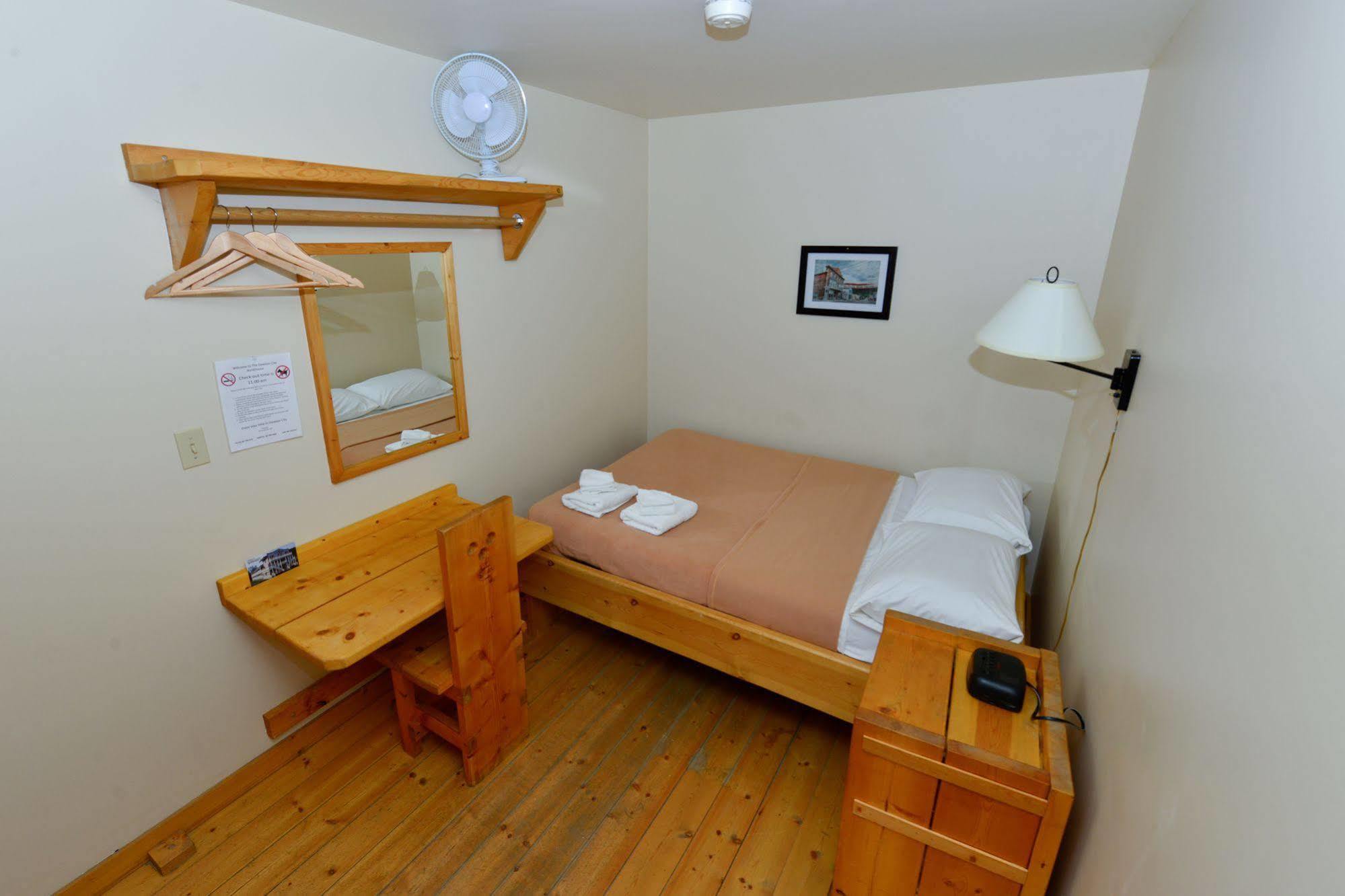 The Bunkhouse Hotel Dawson City Exterior foto